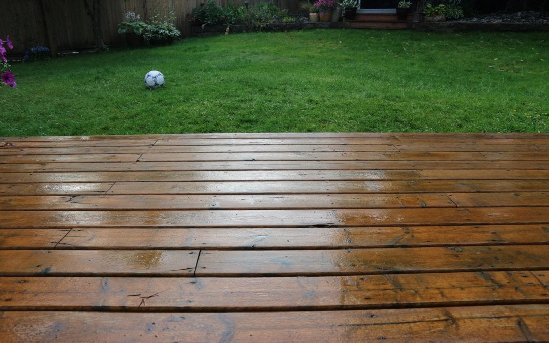Deck collapse sends 24 people to the ground, injuring many